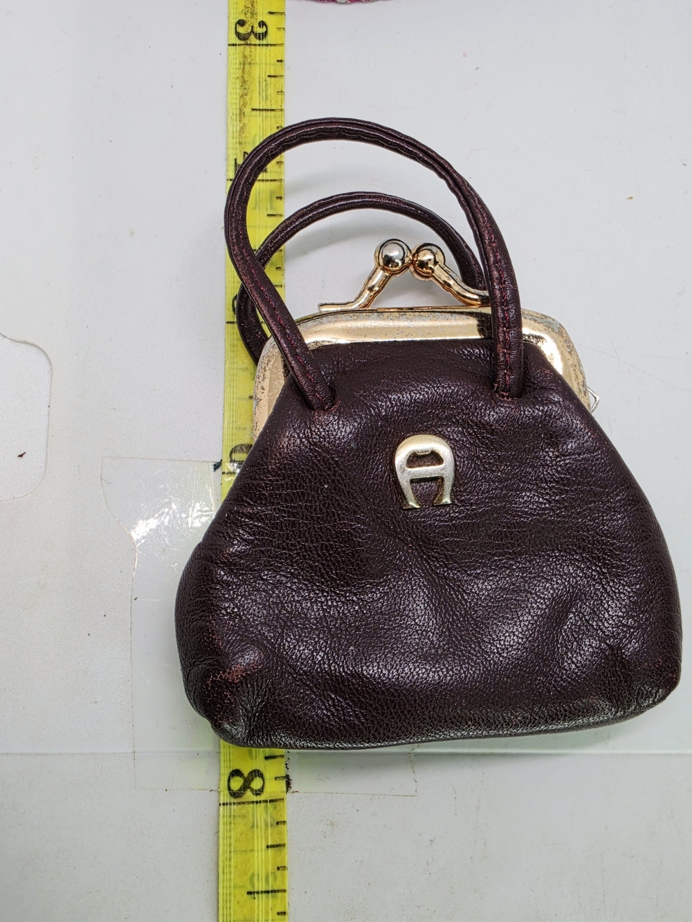 Vintage Etienne Aigner Burgundy Leather Kiss Lock Coin Purse Charm Mini Bag - Picture 5 of 8